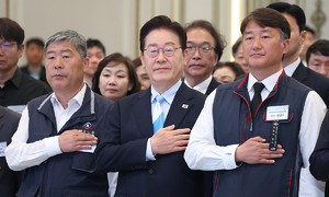 노동절 양대노총과 靑서 만난 李 “‘친노동은 반기업’ 이분법 깰 때”