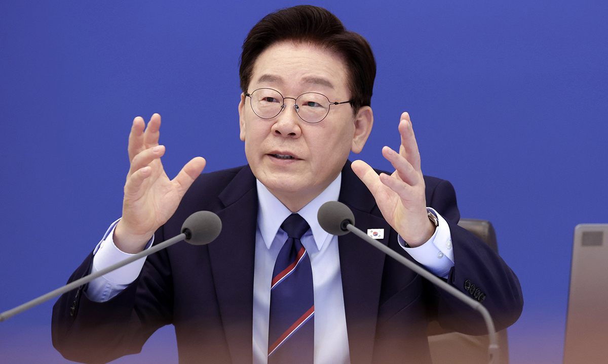 이재명 대통령이 12일 청와대에서 열린 국무회의 겸 비상경제점검회의에서 발언하고 있다. 연합뉴스