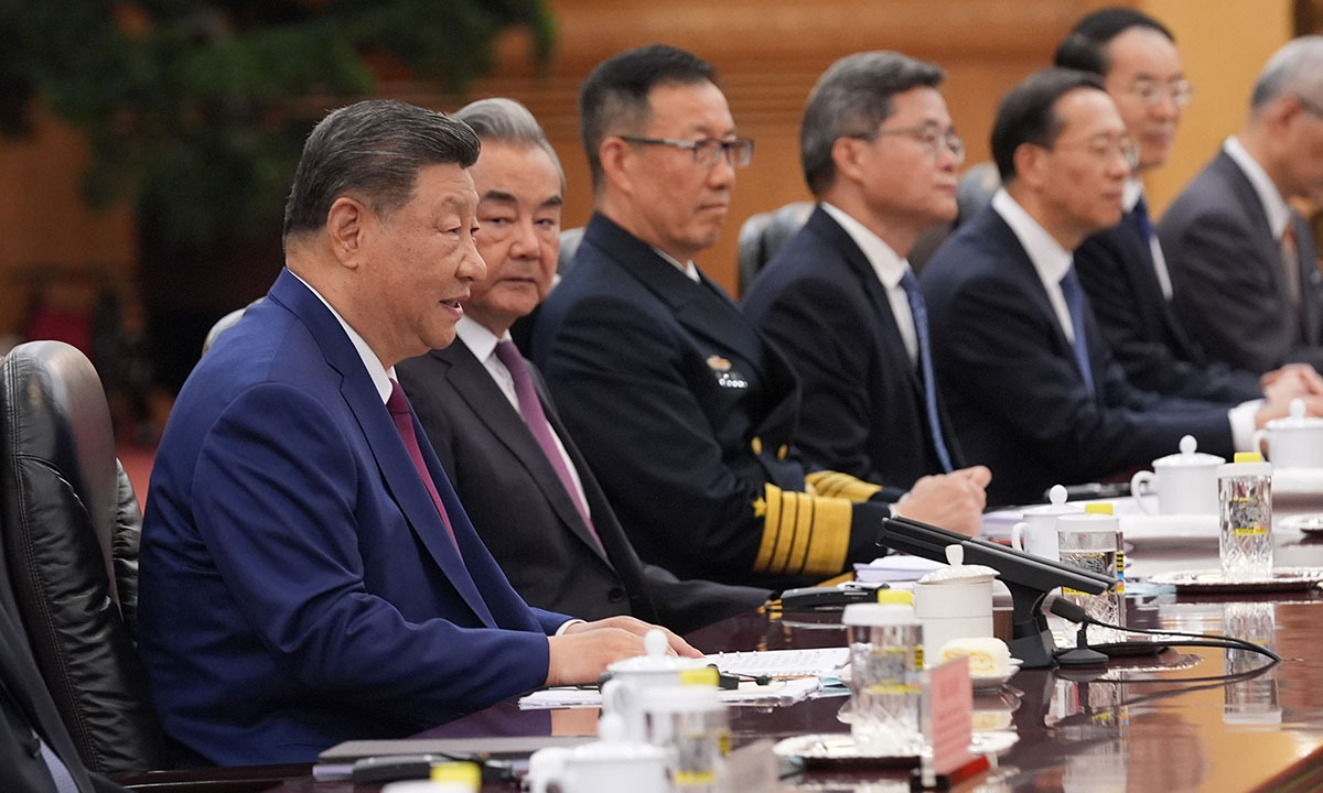 시진핑 중국 국가주석이 14일(현지시간) 중국 베이징 인민대회당에서 도널드 트럼프 미국 대통령과 회담하고 있다.&nbsp;AP연합뉴스