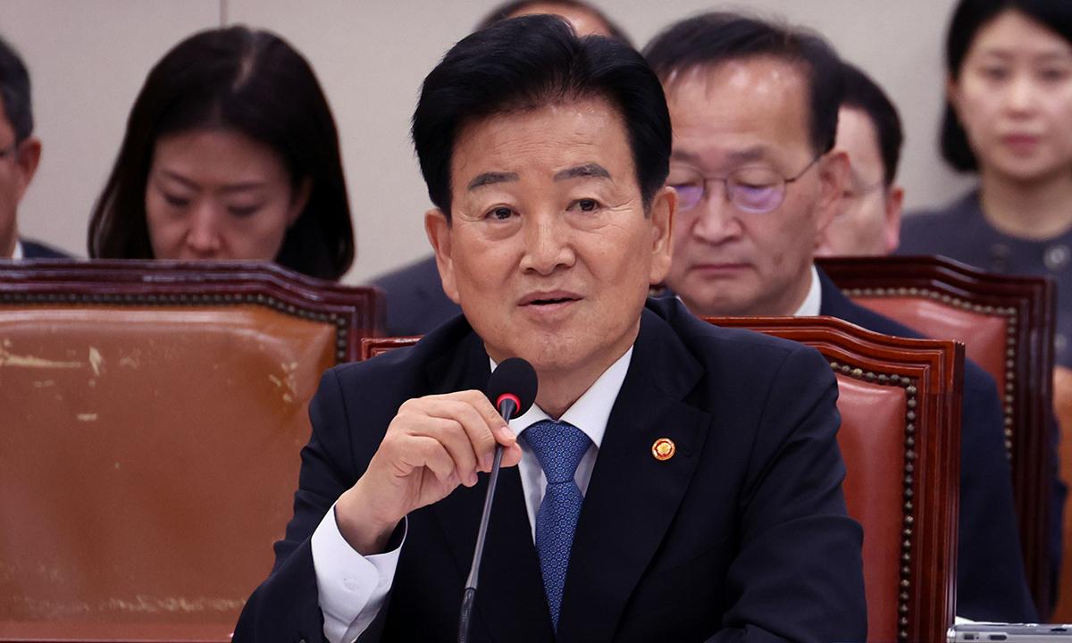 정동영 통일부 장관이 20일 서울 여의도 국회에서 열린 외교통일위원회 전체회의에서 의원 질의에 답변하고 있다. 뉴시스