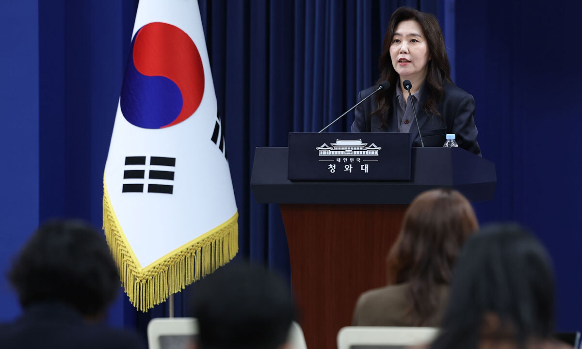 강유정 대변인이 21일 청와대 춘추관에서 현안 브리핑을 하고 있다. 연합