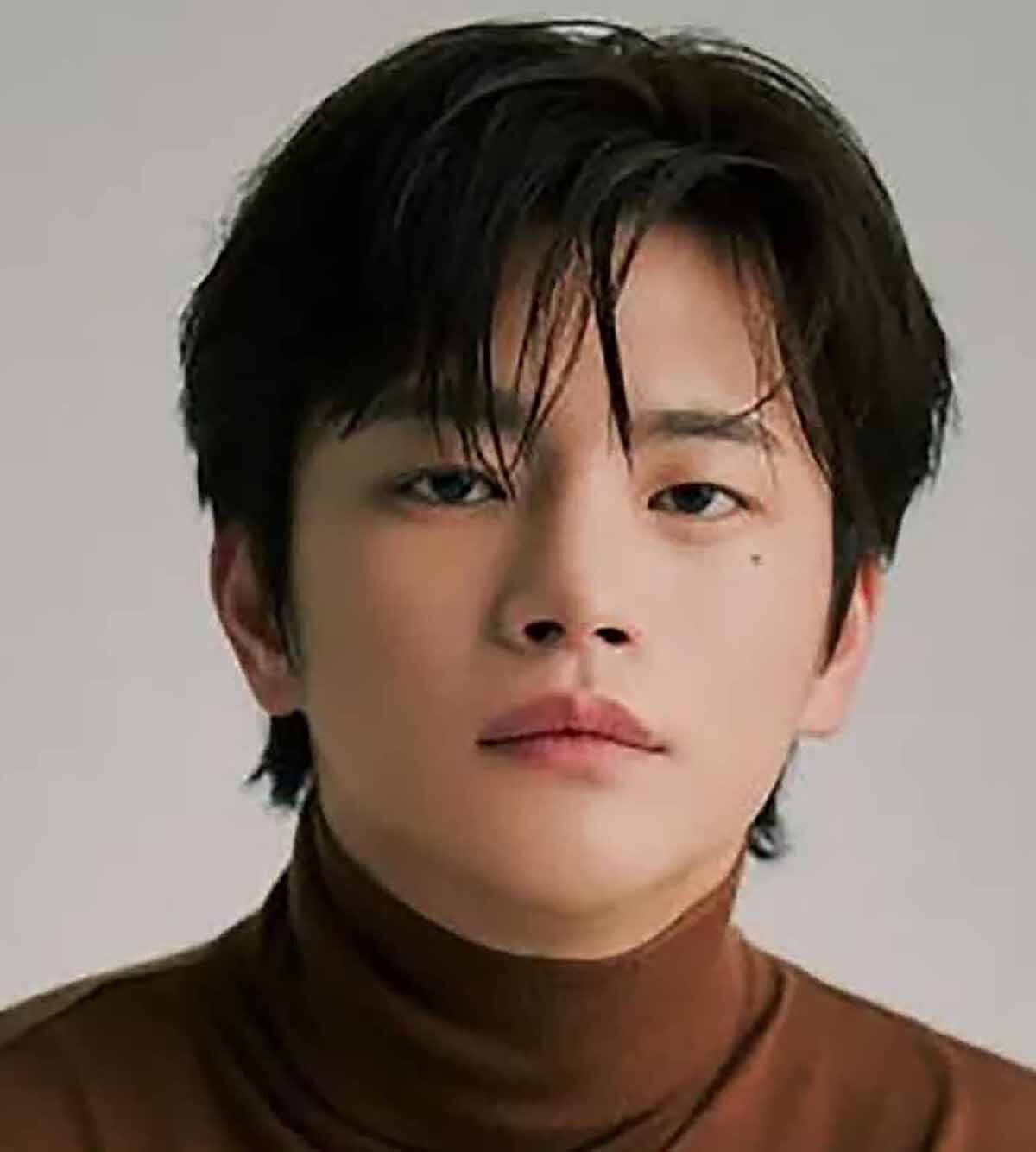 오디션 우승 상금으로 어머니의 고단한 일생을 멈춰 세운 결단을 내린 서인국.&nbsp;스토리제이컴퍼니 제공