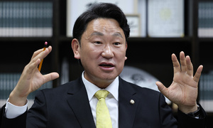 곽상언 “지금 정치, 모두 ‘나’를 위해서 해…어떻게 노무현 정치냐” ① [더 깊숙한 인터뷰]