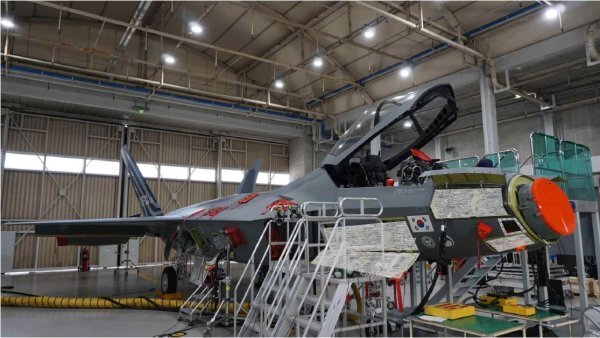 KF-21 시제기가 능동전자주사(AESA) 레이더 시험을 하고 있다. 세계일보 자료사진