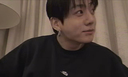 정국, 호텔서 상의 벗고 복근 공개…힙한 타투 눈길