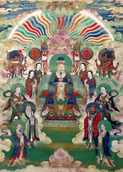 옥황상제(玉皇上帝)는 도교와 한국 전통 무속에서 우주를 다스리는 가장 높은 신이며 천상계의 황제를 의미한다. 인간의 생사화복과 우주의 질서를 주관하는 존재로 받들어지며, 이 그림은 한국 전통 샤머니즘이나 도교에서 신앙의 대상으로 그려진 ‘무신도(巫神圖)’의 일종이다. 옥황상제가 중앙의 보좌에 앉아 있고, 주변에 일월성신(해, 달, 별의 신)과 여러 신장들이 보좌하는 형상을 하고 있다. 『남사고 비결』에서 언급한 ‘옥황상제의 딸’은 이러한 천상의 권위와 신성한 혈통을 지닌 구원자의 출현을 상징적으로 보여준다. 출처: Wikimedia Commons(Public Domain)