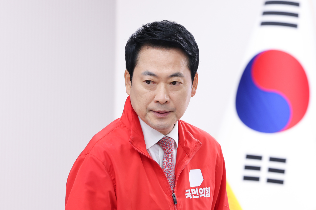 장동혁 국민의힘 대표가 27일 서울 여의도 국민의힘 당사에서 열린 중앙선거대책위원회의에 참석하고 있다. 뉴스1