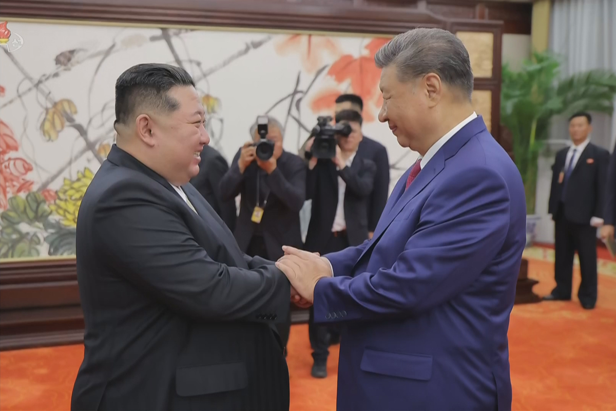 지난 2025년 9월 4일 김정은 북한 국무위원장이 전날 중국 베이징 인민대회당에서 시진핑 중국 국가주석과 정상회담을 했다고 보도했다. 조선중앙TV·뉴시스