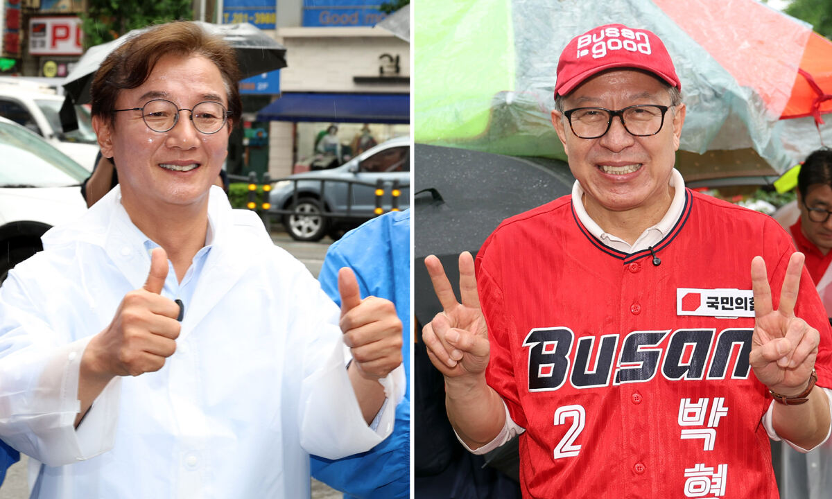 전재수 더불어민주당 부산시장 후보(왼쪽), 박형준 국민의힘 부산시장 후보. 뉴시스