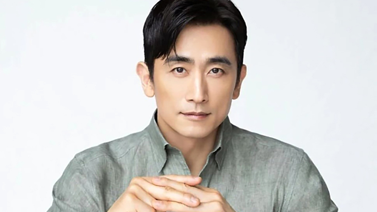과거의 명성을 비워낸 자리에 들어선 것은 스스로의 삶을 책임지는 명료한 의지뿐이다. TKC PICTURES 제공