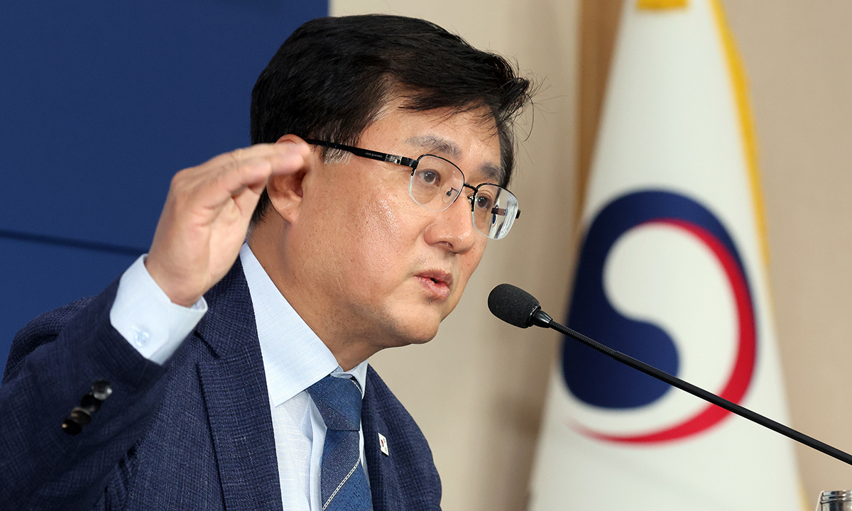 김성환 기후에너지환경부장관이 4일 서울 종로구 정부서울청사별관에서 열린 출입 기자단 간담회에서 모두 발언을 하고 있다. 뉴스1