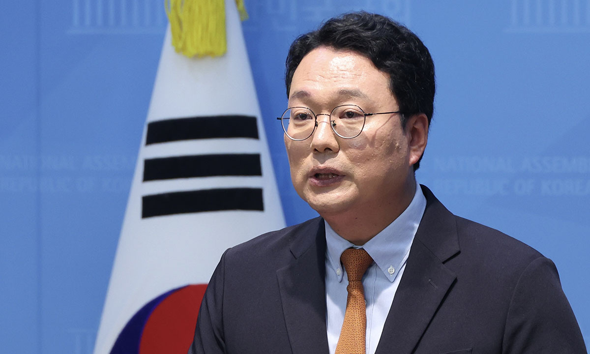 천하람 개혁신당 원내대표가 8일 서울 여의도 국회 소통관에서 열린 '선관위 사무차장, 선거일 투표용지 부족 관련 실태 및 대책 보고 및 재선거' 관련 기자회견에서 발언을 하고 있다. 뉴시스