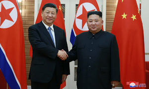 시진핑, 7년만의 방북 일정 시작…평양 순안공항에 레드카펫
