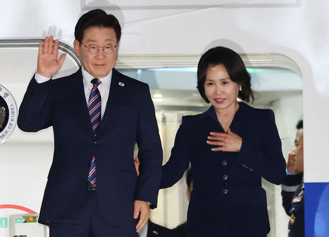 이탈리아 전투기 호위 받으며 로마 도착한 李 대통령