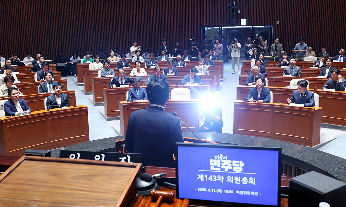 정청래 면전서 “나가라”… 與, 당권파·비당권파 계파갈등 격화