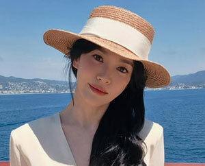 송혜교, 인형 같은 미모