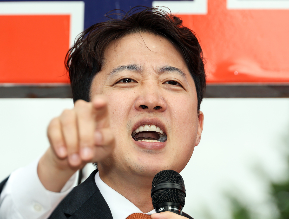 이준석 “적에게 돈 보낸 의혹 받는 李 대통령, 법정에서 끝을 봐야”