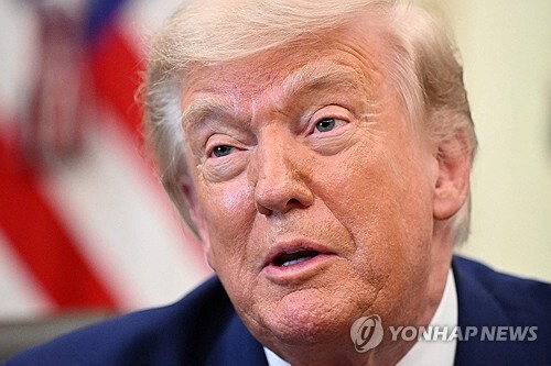 트럼프, 이스라엘의 레바논 공습에 "서명 몇시간 지연…화났다"