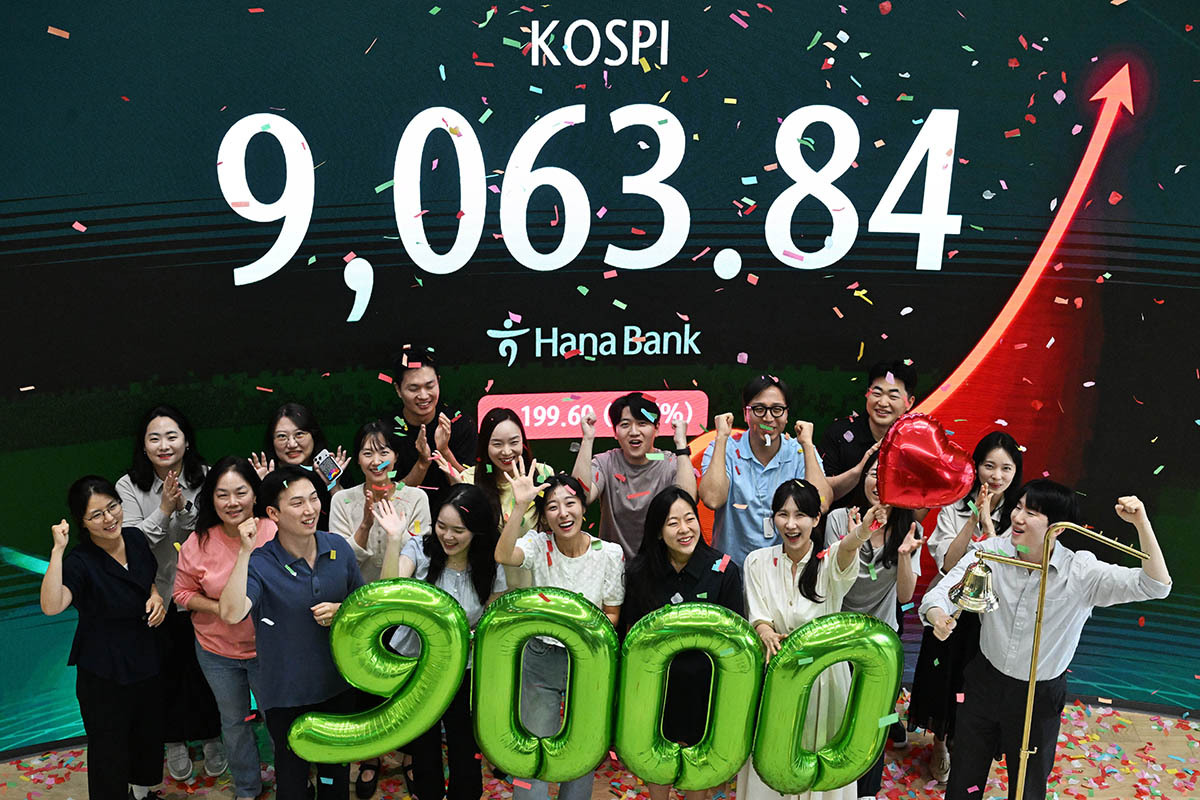 코스피, 사상 첫 9,000 돌파…韓자본시장 역사 새로 썼다