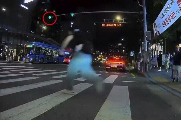 “소아암 아들 패혈증 의심돼 응급실 가던 중…” 홍대 무단횡단 사고 발생