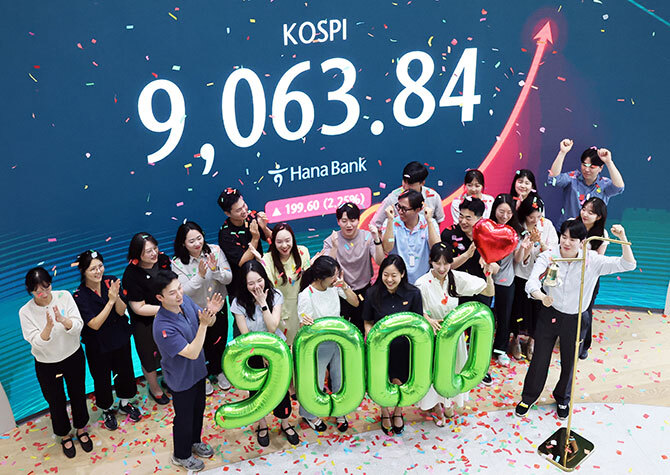 사상 최초 9000피 달성…상승 종목은 110개 미만 ‘여전히 쏠림’