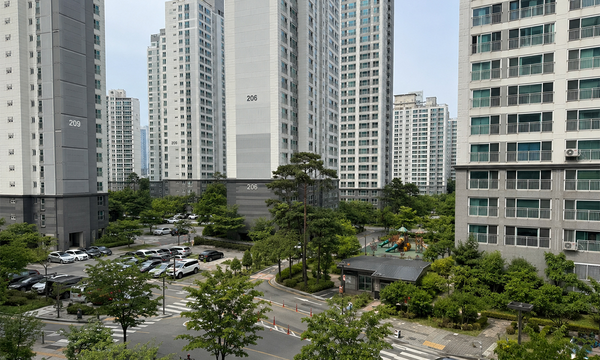 수도권 비규제지역 톱3로 꼽히는 화성 동탄구, 구리시, 용인 기흥구가 6월에도&nbsp;규제지역 지정 요건을 달성했다. 사진은 기사 이해를 돕기 위해 OpenAI의 인공지능 ChatGPT로 생성한 이미지