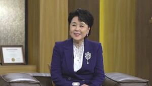 심수봉, 희귀병 고백 "큰 소리 나면 쓰러져… 항상 귀마개 착용"