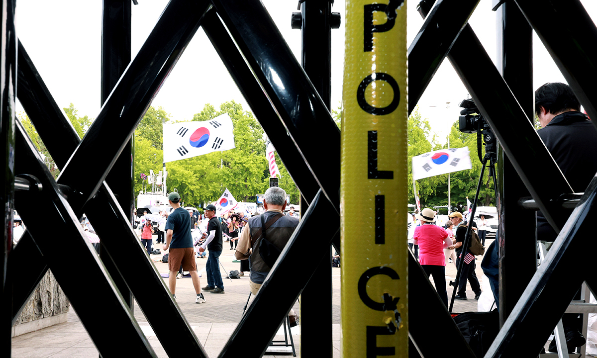 봉쇄 누가 뚫었나…경찰, 잠실개표소 지하로 무단침입 정황 수사