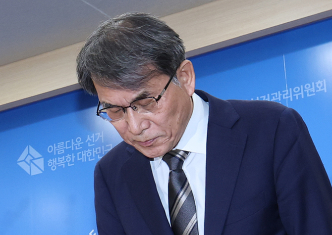 윤건영 “노태악, 투표 종료 40분 전 용지 부족 첫 보고 받아”