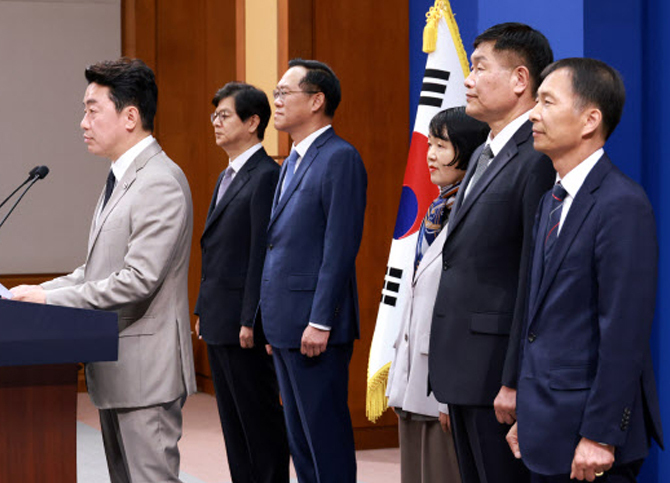 2년 차 靑 전열 정비…'민심 반응성' 강화하며 개혁 과제 고삐
