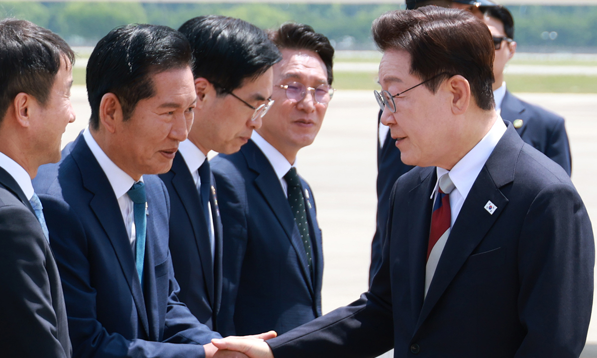 李대통령, 與 당권경쟁에 “전쟁 말라” 제동… ‘명청’ 갈등엔 “더 잘되기 위한 과정”