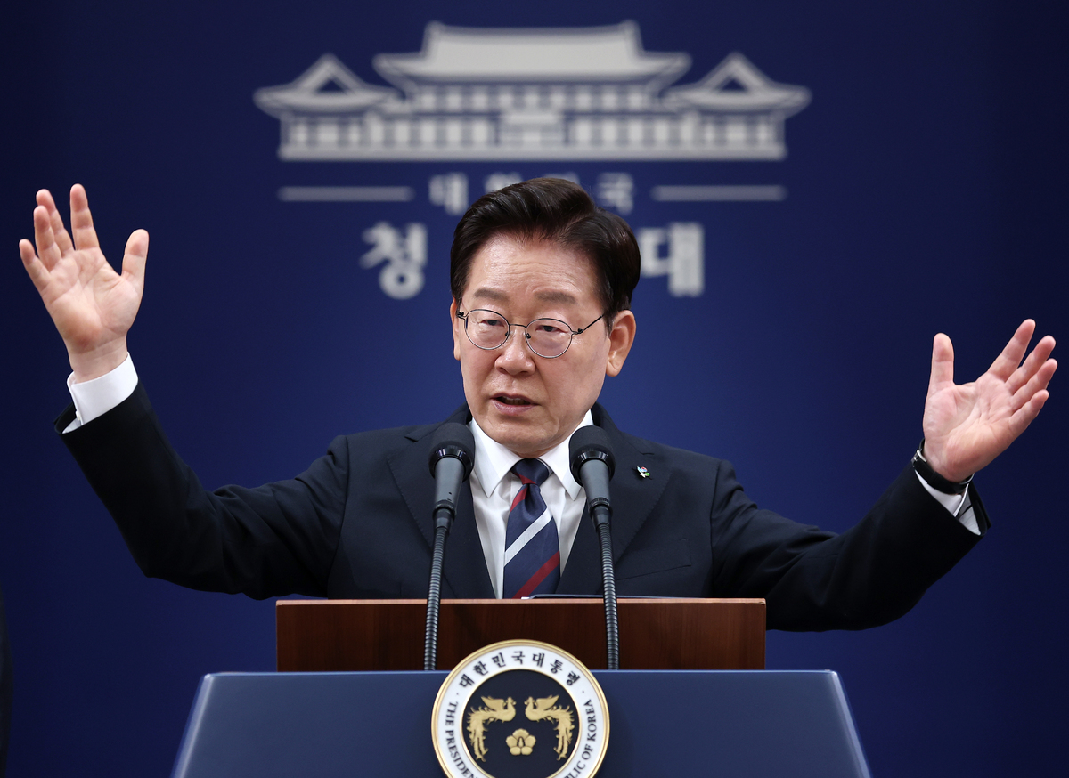 李 대통령 “국가경쟁력 나아져… 세계인들의 부러움 사고 있어”
