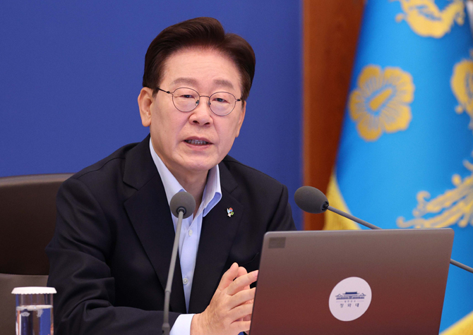 李대통령 “선관위 방만 운영<BR>예산낭비·채용비리 다 수사해야”