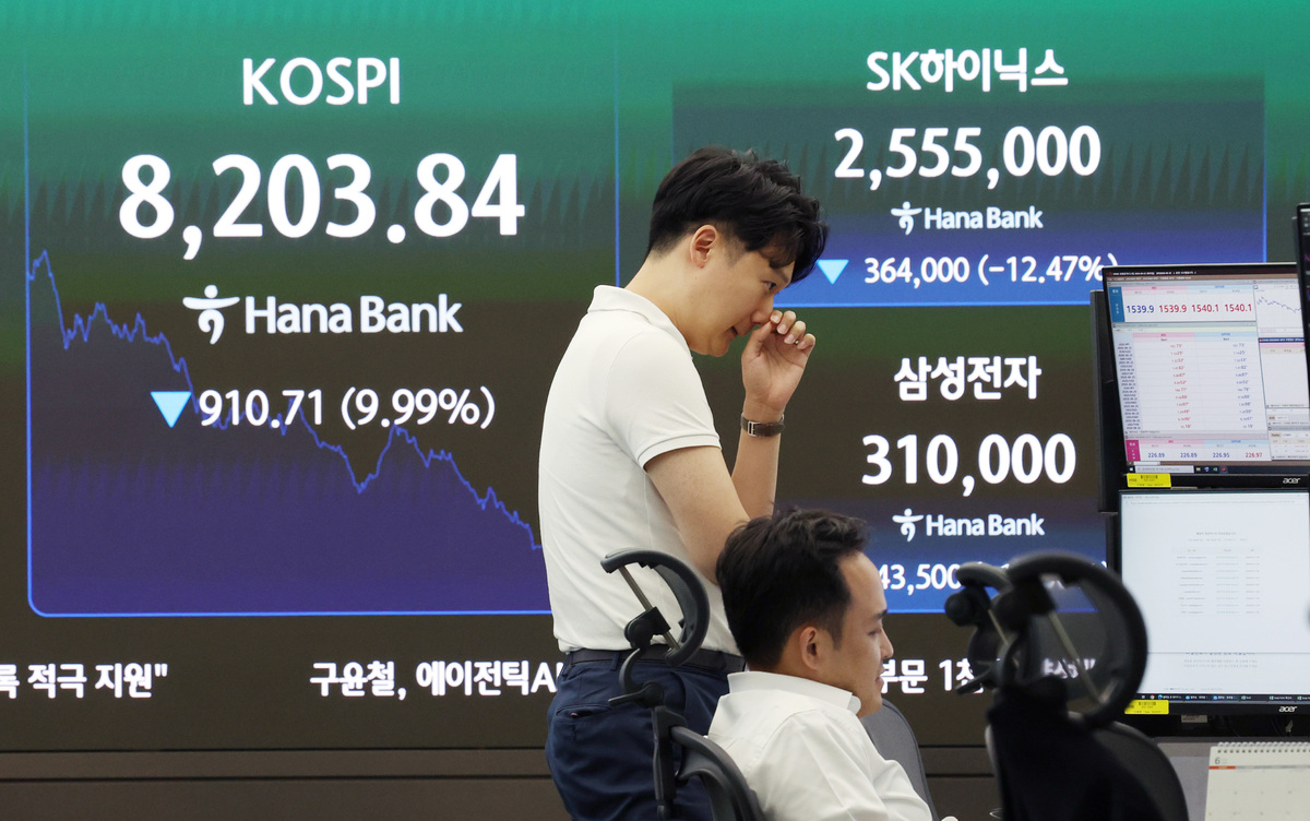 역대 최대 낙폭 기록한 韓증시…'검은 화요일' 대폭락 왜?
