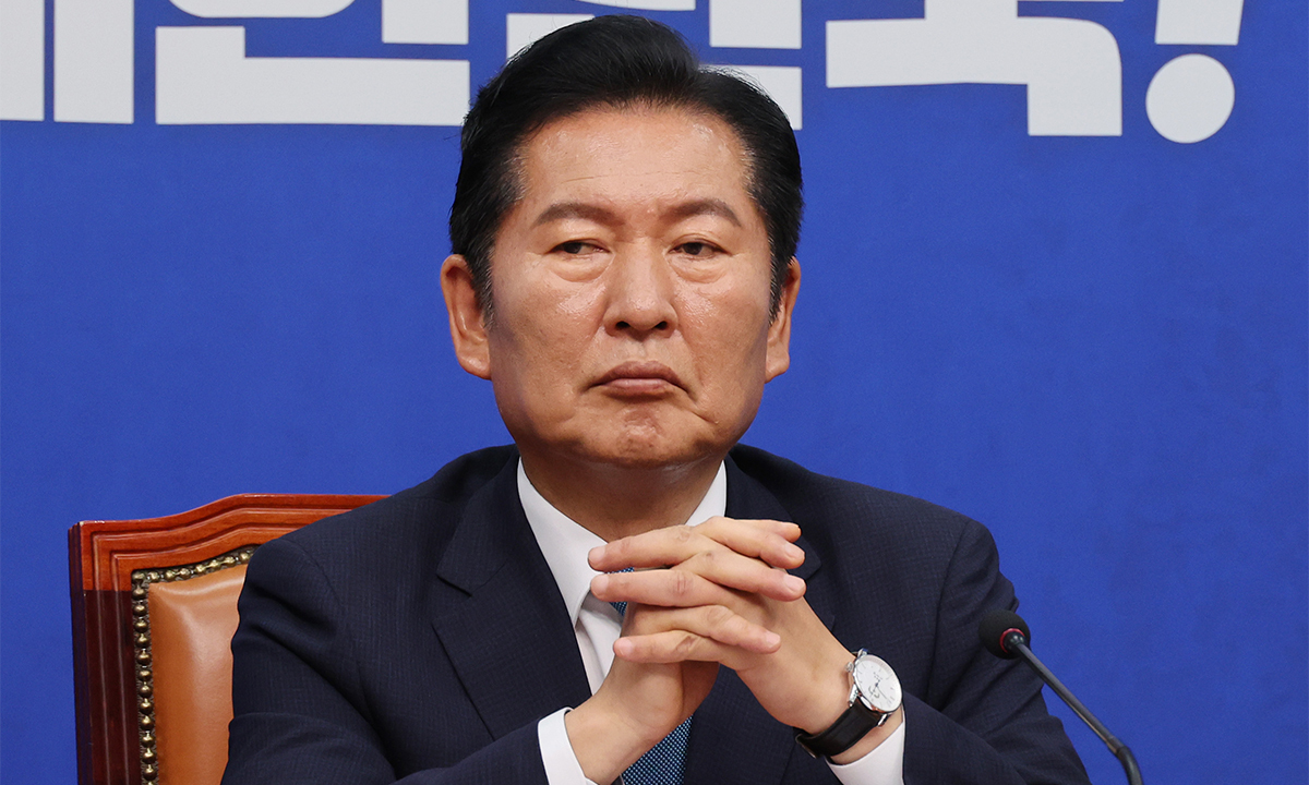 “배의 선장이 둘일 수 없다” “민주당호 선장은 정청래”… 전대 앞 불붙는 계파 갈등