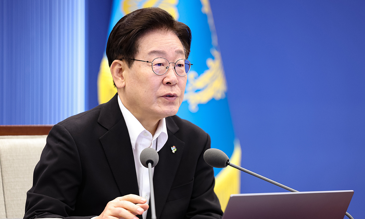 이재명 대통령이 25일 청와대에서 열린 수석보좌관회의에서 발언하고 있다. 뉴스1