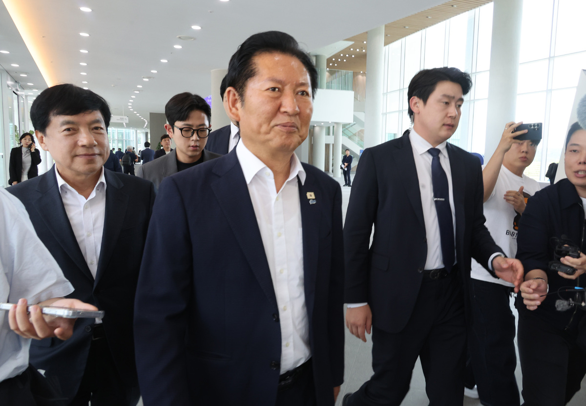 정청래 전 더불어민주당 대표가 25일 전북 정읍시 아우름캠퍼스에서 열린 전북지역 당선인 워크숍에 참석하고 있다.&nbsp; &nbsp; 연합뉴스