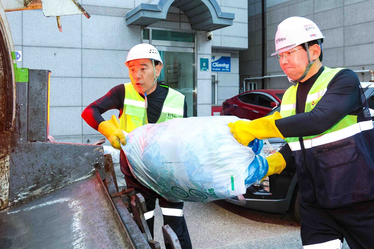 이상일 용인시장, 재선 첫날 ‘환경미화’…1호 결재는 ‘반도체’