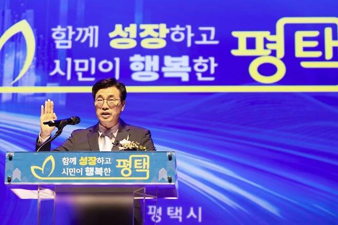 ‘행정가’ 최원용 평택시장 취임…첫날 새벽 ‘환경미화’
