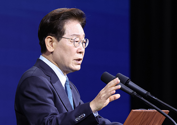 李대통령 “기업에 압력 넣는다고 투자가 되겠나… 그런 생각 자체가 구태”