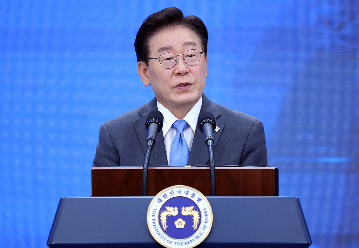 李대통령 “메가프로젝트, 지지율 관리 수단이면 선거 전에 했다”