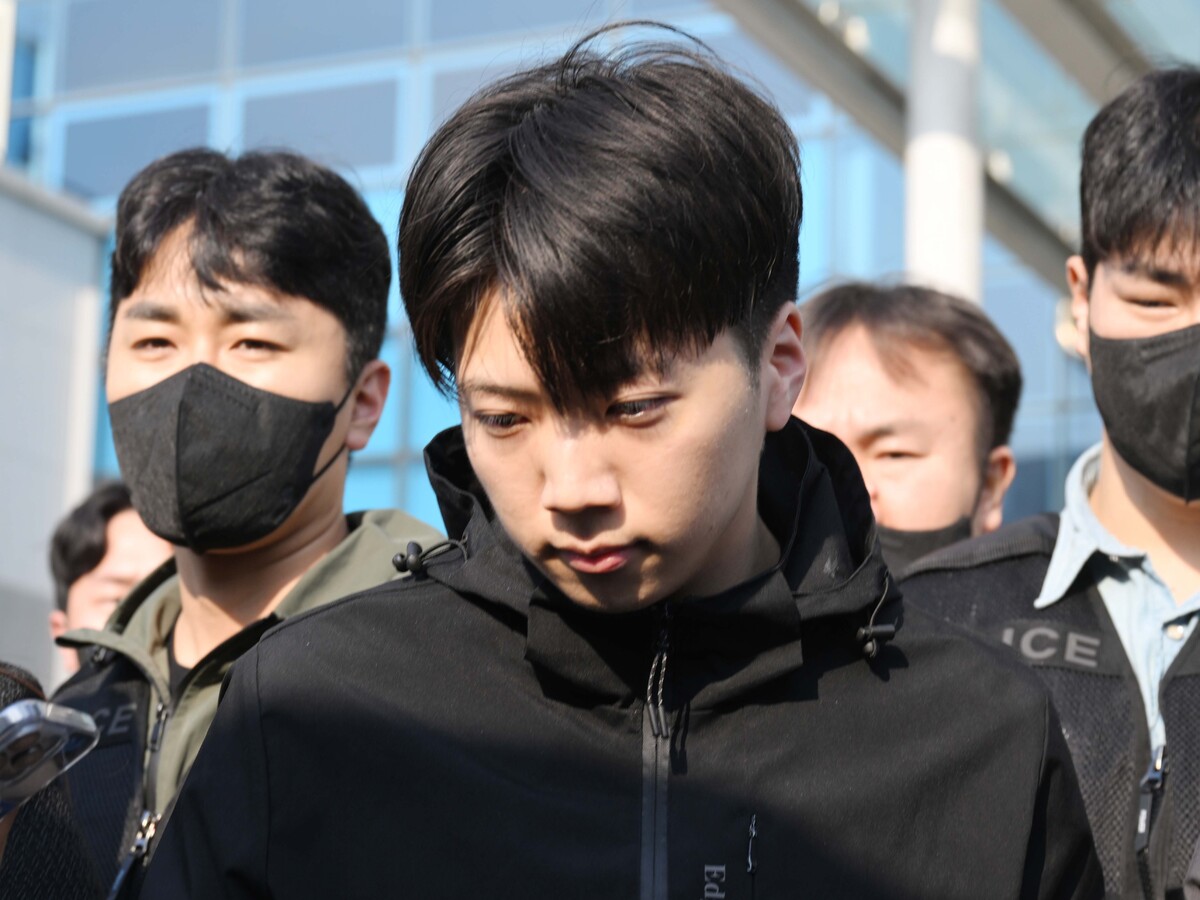 경찰, 장윤기 수사팀장 긴급체포…리얼돌 등 증거인멸 혐의