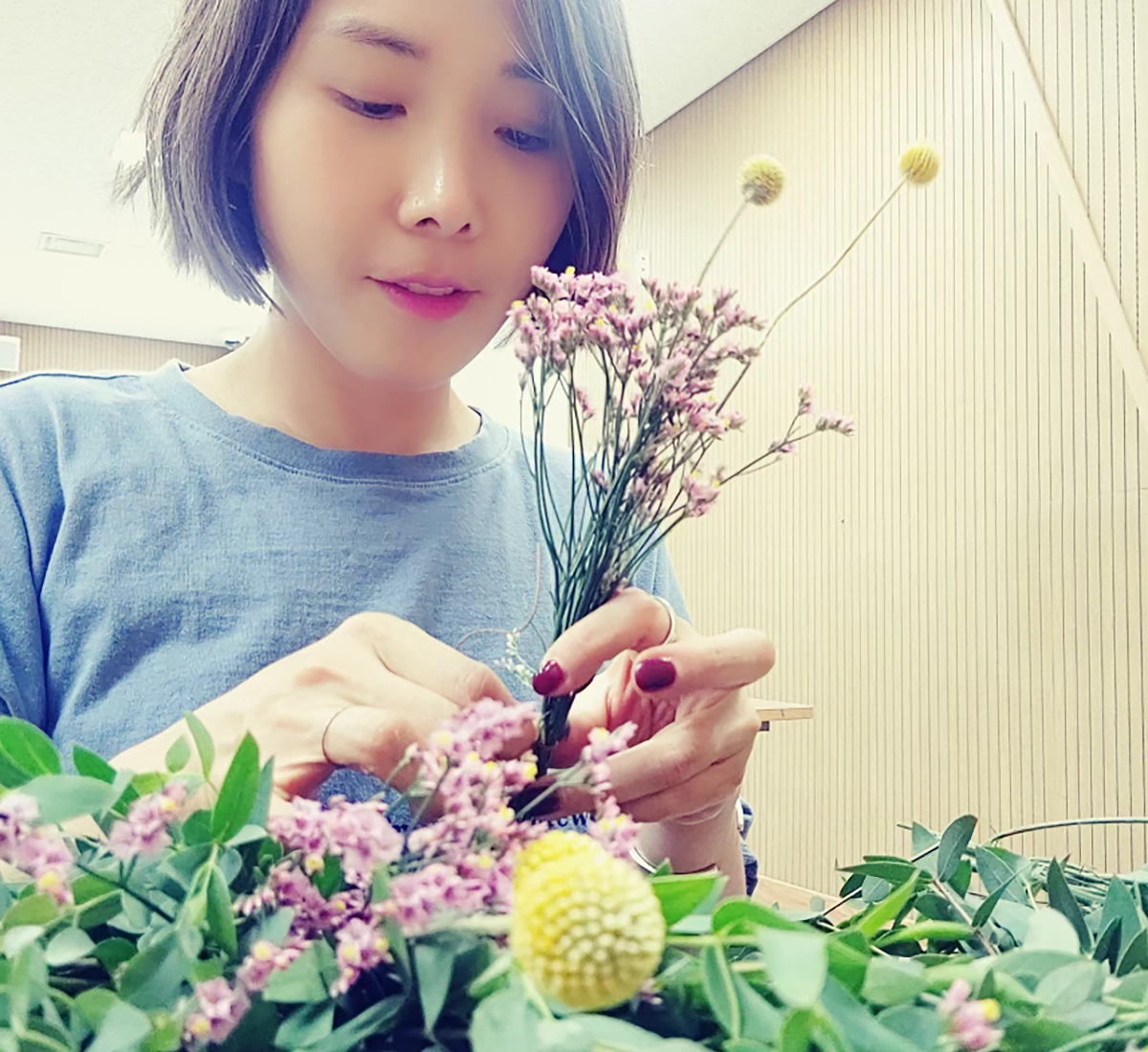 21년의 기록은 단순한 방송 이력이 아니라 매일 성실함을 쌓아 올린 삶의 여정이다. 신봉선 SNS