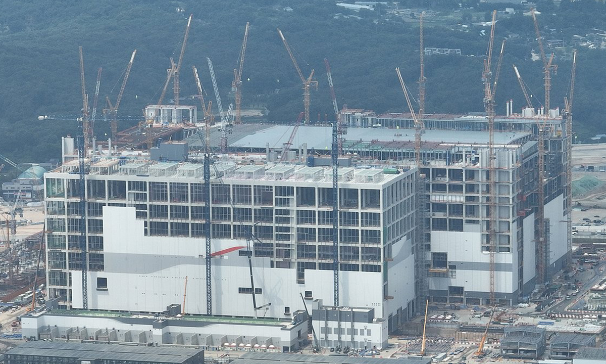 삼성전자 용인 반도체 공장 1∼2년 당긴다…2029년 첫 가동