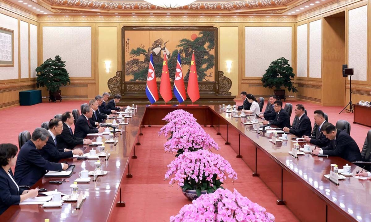 北·中 정상 축전 교환… “전략적 관계 발전”