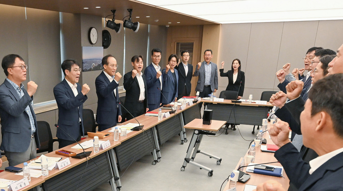 추경호 시장 “대구 자부심 회복이 혁신 출발점…간부들 문턱 닳도록 뛰어라”