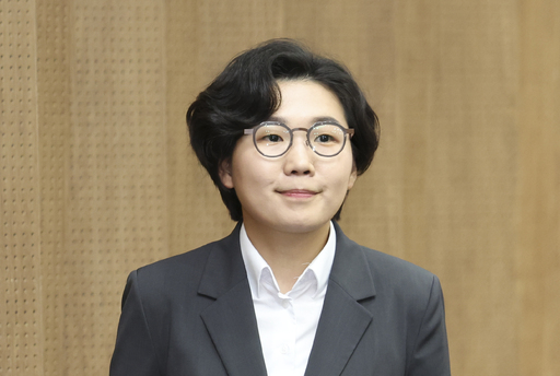 "86세대는 가라" 외친 김보미…李대통령, 하루 만에 SNS 팔로우