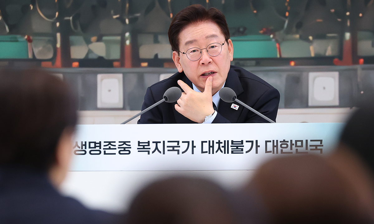 ‘기탁금 인하 제안’ 李대통령, 당무개입 지적에 “대통령도 민주당 당원” 재차 반박