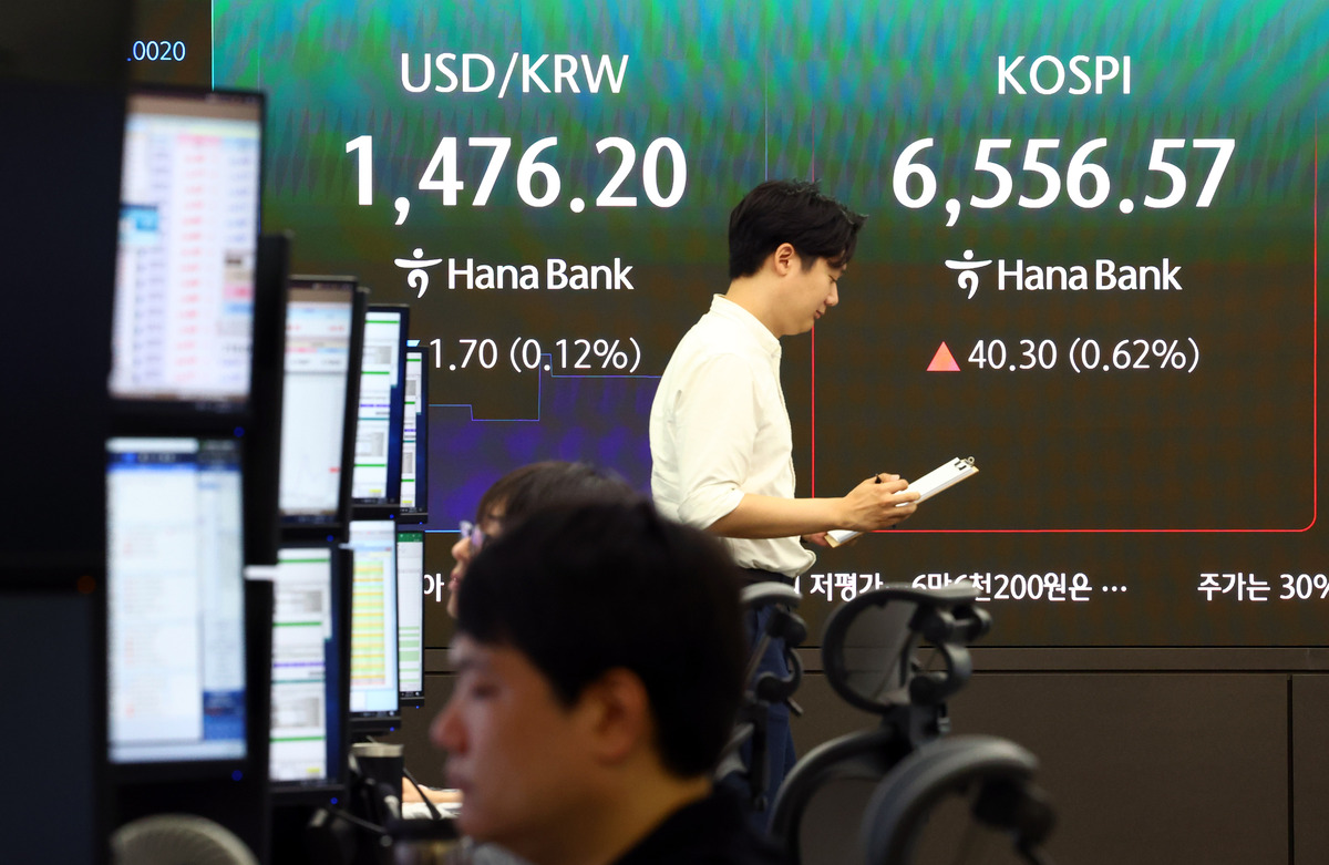 코스피, 저가 매수세로 상승… ‘삼전닉스’도 반등