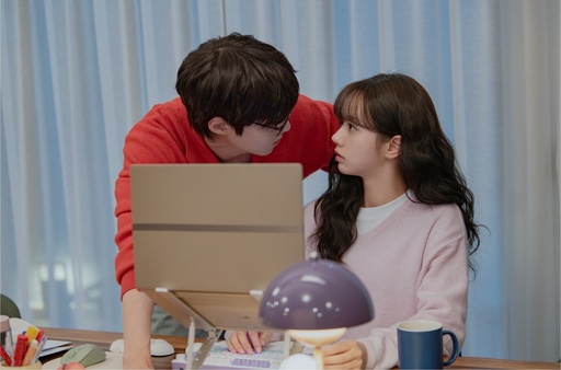 '그대에게 드림' 황인엽·이혜리, 설렘 가득 눈맞춤…깊어진 로맨스